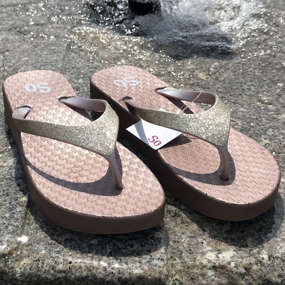 Rose Gold Platform Thong Flip Flops - Picture 2 of 3